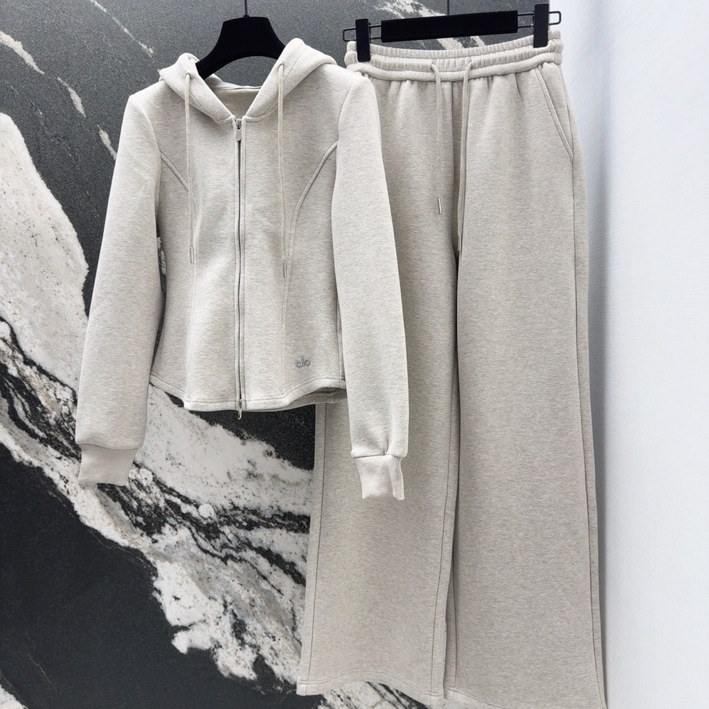 Alo Yoga Light Gray Hoodie And Sweatpants Set